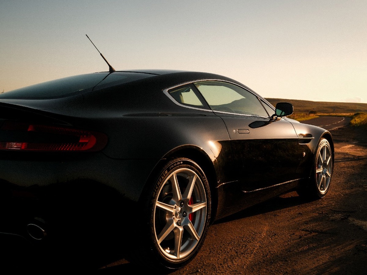 2007 Aston Martin V8 Vantage Image 2
