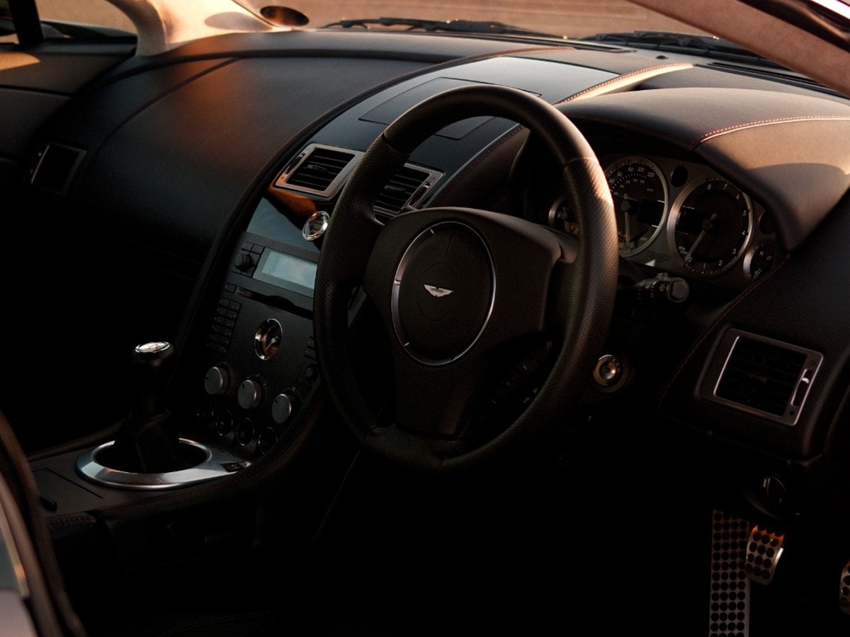 2007 Aston Martin V8 Vantage Image 3