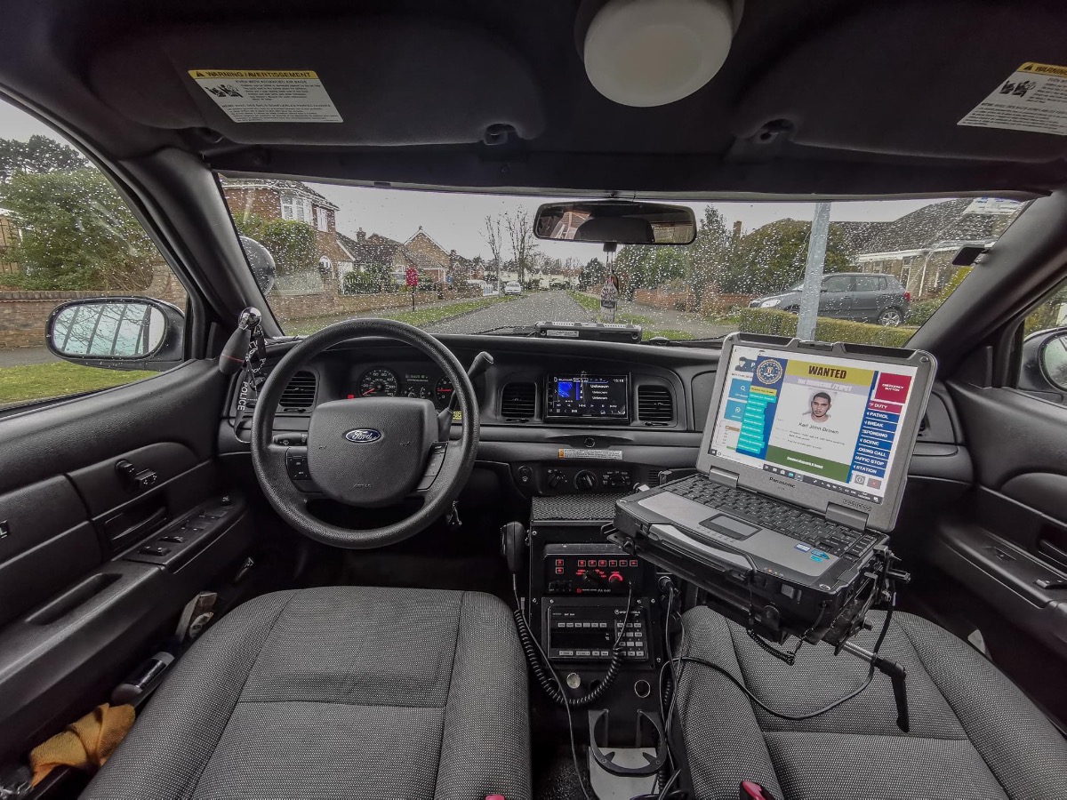 ford-crown-victoria-police-car-interior