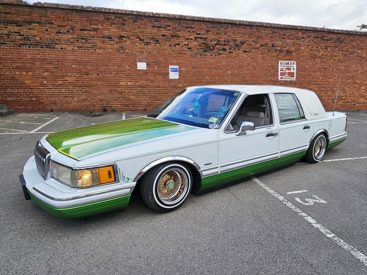 Lincoln Town Car Lowrider